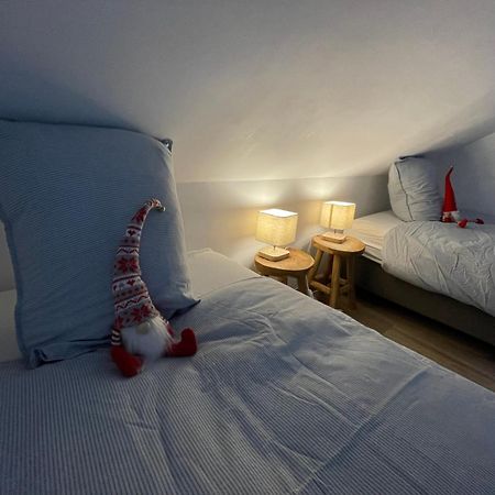 Apartamento Le Grenier De Charlotte Libin Exterior foto