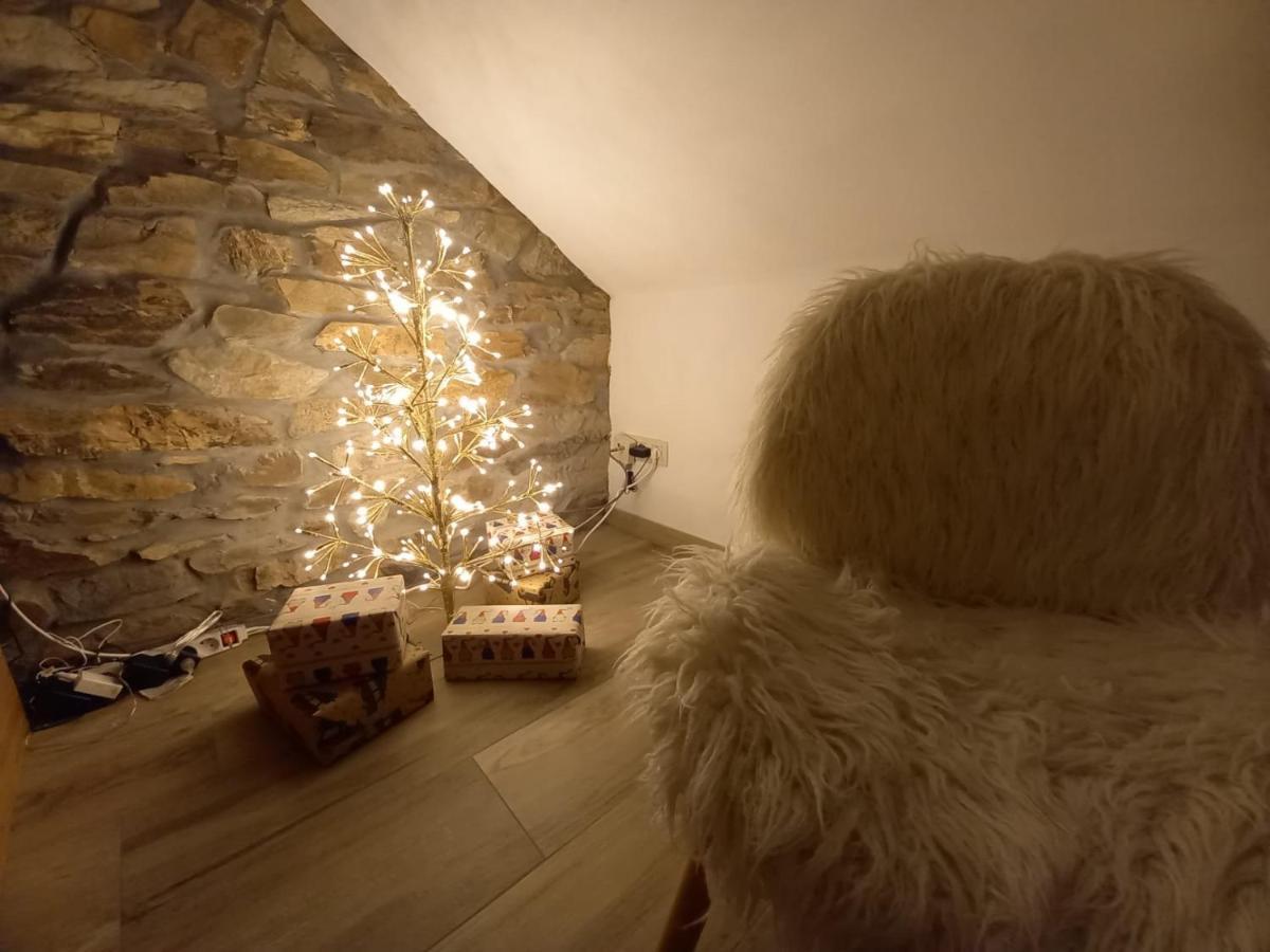 Apartamento Le Grenier De Charlotte Libin Exterior foto